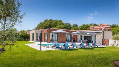 Villa Alomarie - Idilična vila s 3 spavaće sobe u blizini Rovinja, s bazenom, saunom i jacuzzijem