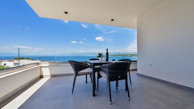 Apartment Lena 2 with seaview and pool