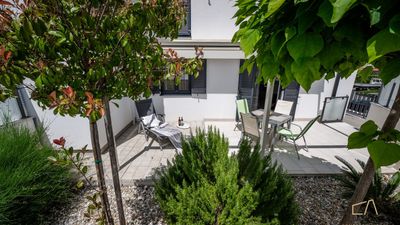 Wunderschöne Ferienwohnung Dana mit Terrasse, direkt am Meer, auf Krk