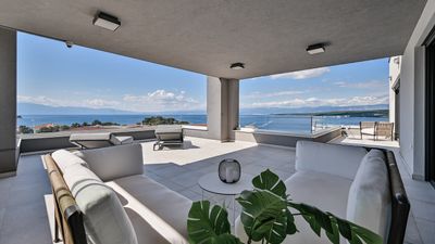 luxury-penthouse-mia-with-panoramic-sea-view.jpg