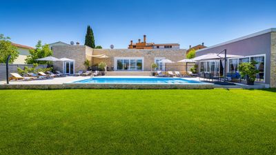 Villa Mabella -Vila s velikim privatnim bazenom, fitness salom, dječjom igraonicom i biljarom