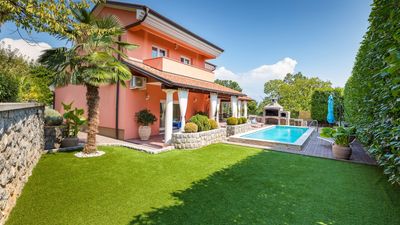Villa Sole - s grijanim bazenom, blizu plaže u Opatiji