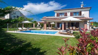 Traditionelle Villa Suza mit Außenpool auf Krk
