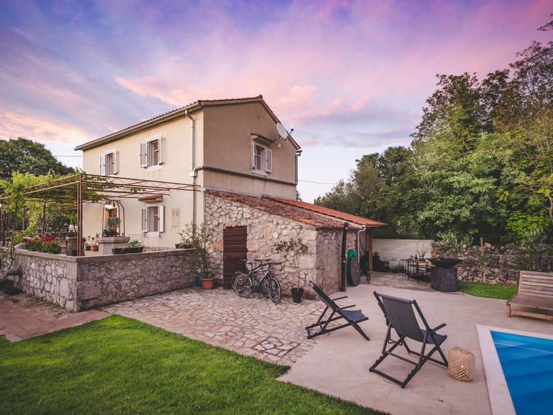 Village Villa M mit einem Hauch von Tradition und Pool auf Krk