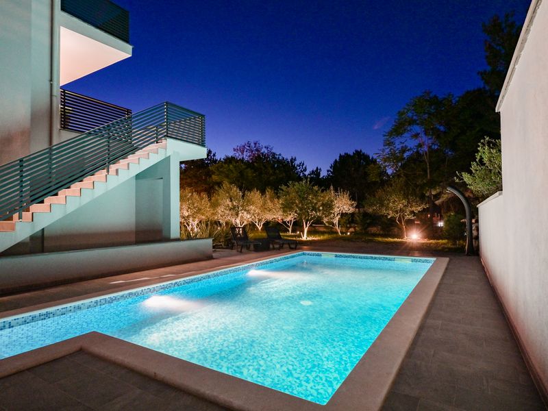 Modern apartment Lacrima 4 in villa with a pool on Krk
