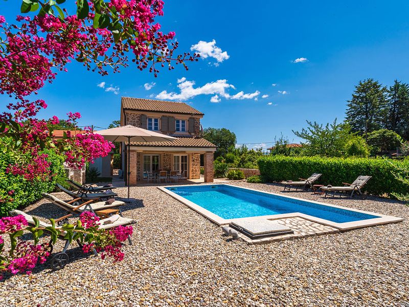 Bezaubernde Villa Pepina mit rustikalem Hauch und Pool auf Krk