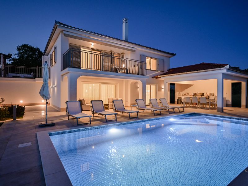 Elegantna Villa Palma s bazenom