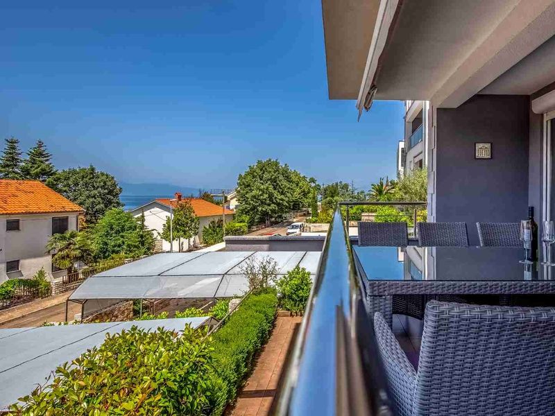 Stilvolle Ferienwohnung Sunflair mit schönem Balkon auf Krk