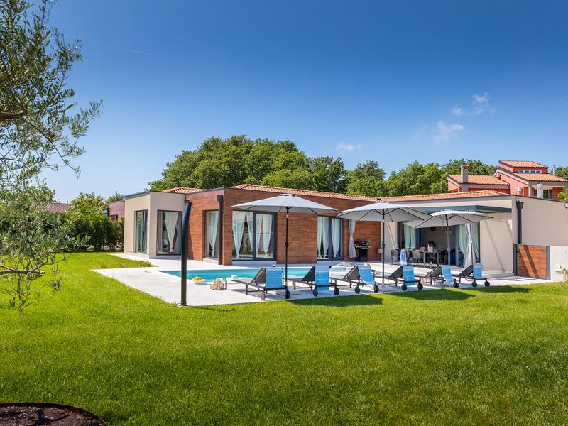 Villa Alomarie - Idilična vila s 3 spavaće sobe u blizini Rovinja, s bazenom, saunom i jacuzzijem