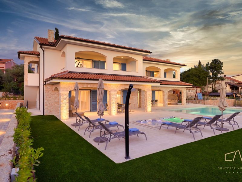 Premium apartment Loma 3 with a pool and garden on Krk