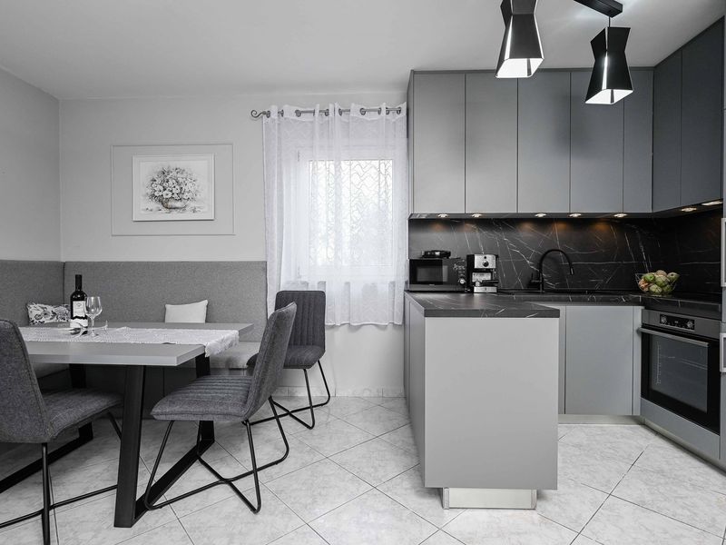 Apartment Maris with sea view