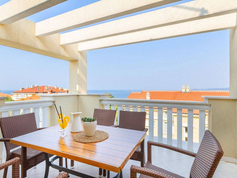 Elegante Ferienwohnung Mande 5 mit Meerblick in der Villa auf Krk