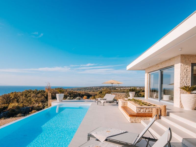 Luxury Plant Villa with the pool and seaview