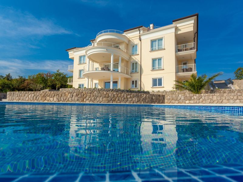 Luksuzni apartman Tunera 1 u vili uz plažu na Krku