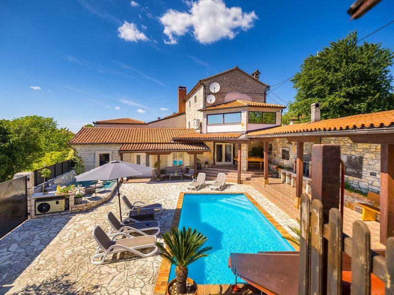Villa Antoli is an ideal holiday home with pool for families