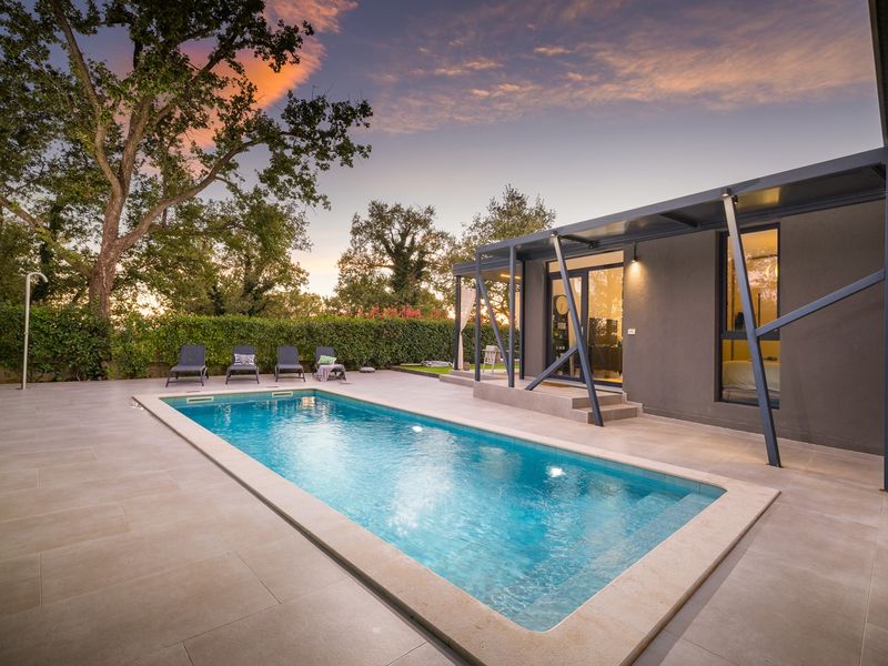 Villa Barcolana - charming cozy villa with private pool near Porec