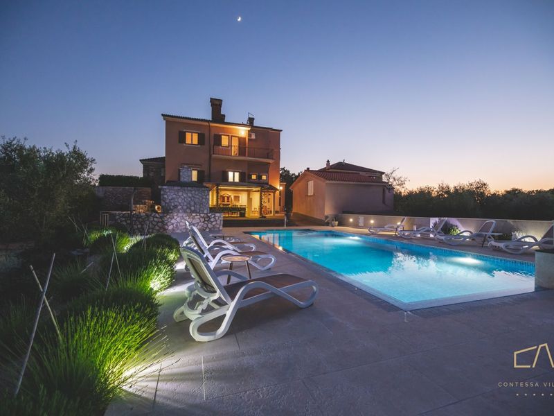 Villa Jele s bazenom i konobom u mirnom okruženju na Krku