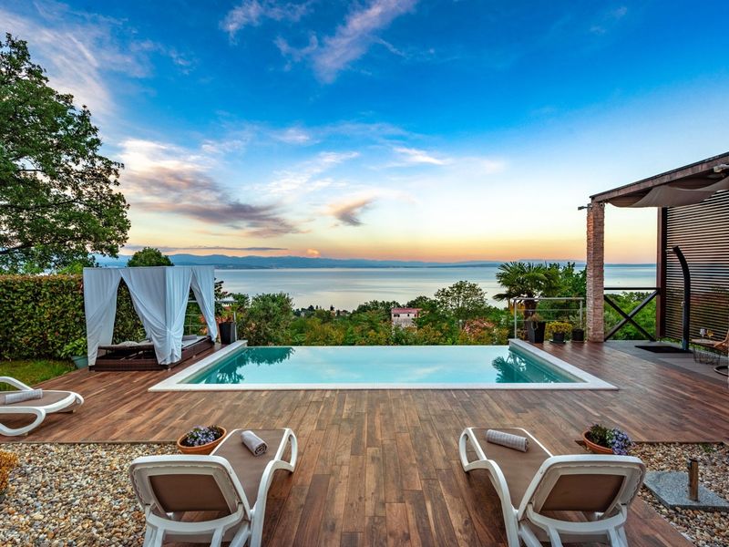 Villa LIna - prekrasna vila s infinity bazenom u blizini plaže