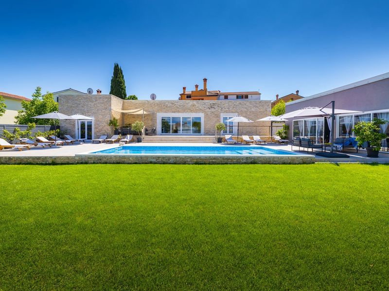 Villa Mabella -Vila s velikim privatnim bazenom, fitness salom, dječjom igraonicom i biljarom