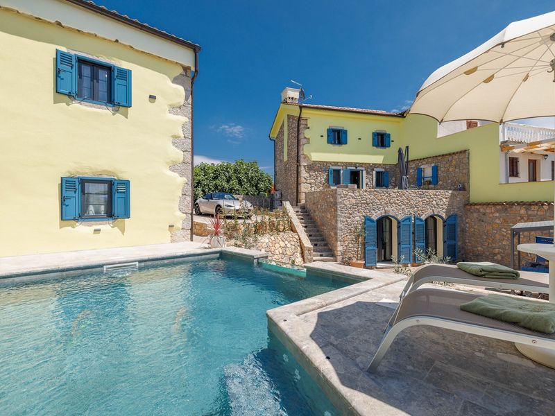 Villa Melary with Pool & Jacuzzi