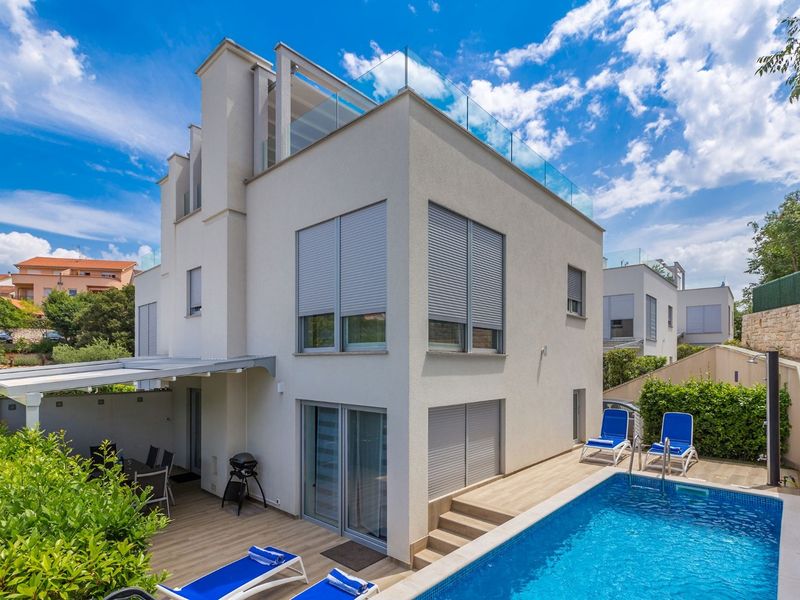 Villa Nika with pool