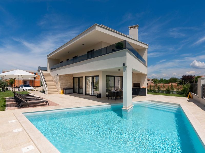 Villa Perla with swimming pool and whirlpool