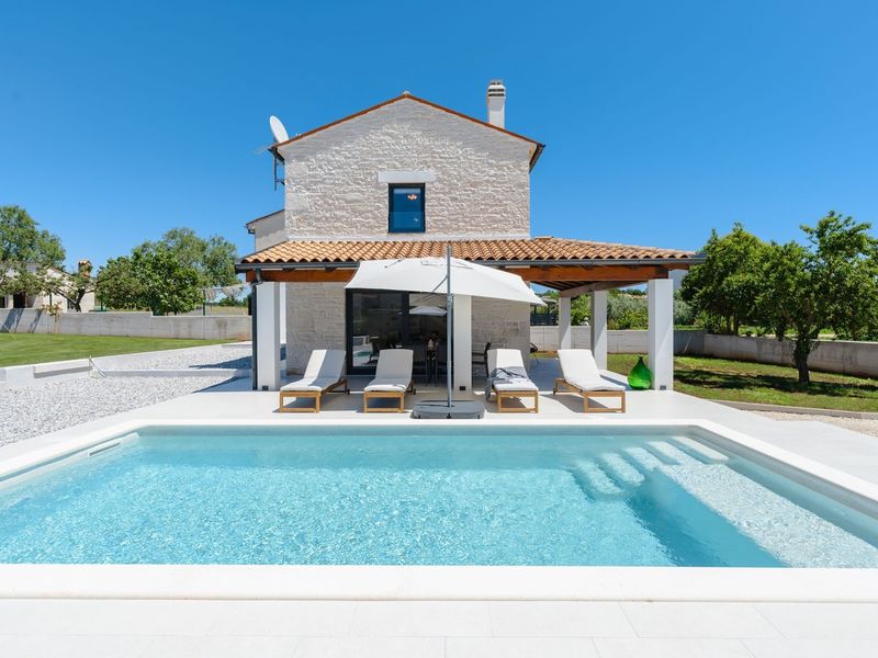 Villa Tonka - prekrasna vila s privatnim bazenom u Puli