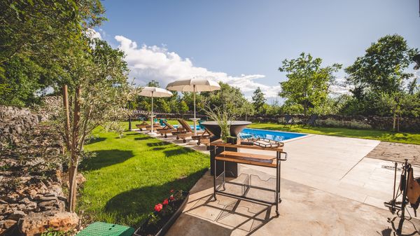 Village Villa M mit einem Hauch von Tradition und Pool auf Krk