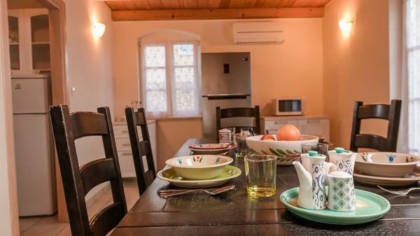 Villa Kras s bazenom i velikim dvorištem u tihom okruženju na Krku