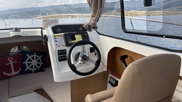 Moderne Ferienwohnung Lacrima 1 mit Motorboot in der Villa mit Pool auf Krk