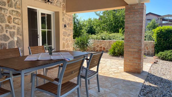 Bezaubernde Villa Pepina mit rustikalem Hauch und Pool auf Krk