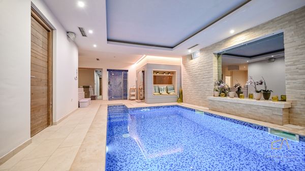Villa Prova 2 direkt am Strand mit Innen- und Außenpool auf Krk