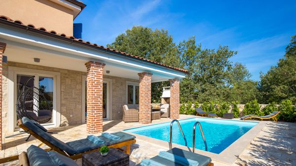 Obiteljska Villa Di s bazenom