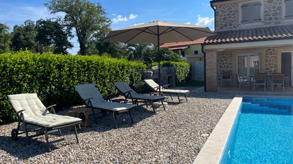 Bezaubernde Villa Pepina mit rustikalem Hauch und Pool auf Krk