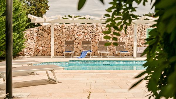 Villa Kras s bazenom i velikim dvorištem u tihom okruženju na Krku