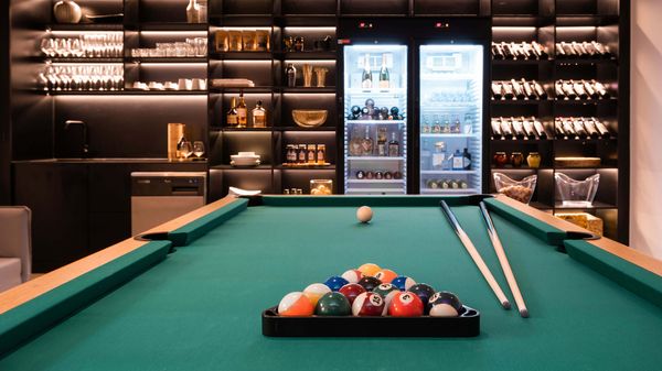 Luxury Plant Villa with Jacuzzi and Pool