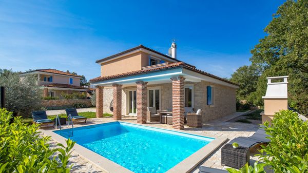 Obiteljska Villa Di s bazenom