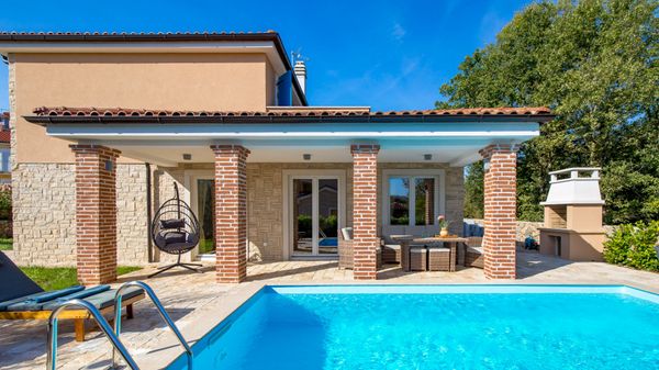 Obiteljska Villa Di s bazenom
