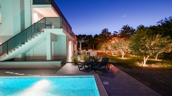Modern apartment Lacrima 4 in villa with a pool on Krk