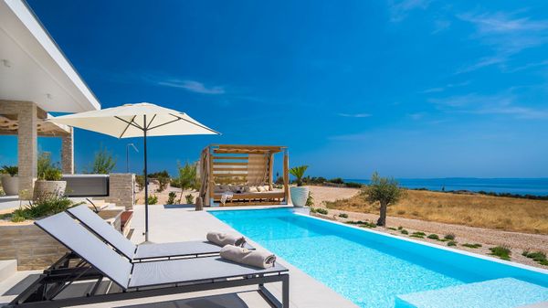 Luxury Plant Villa with the pool and seaview