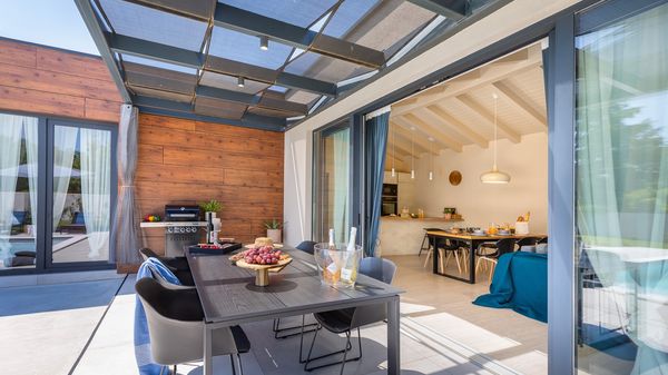 Villa Alomarie - Idilična vila s 3 spavaće sobe u blizini Rovinja, s bazenom, saunom i jacuzzijem