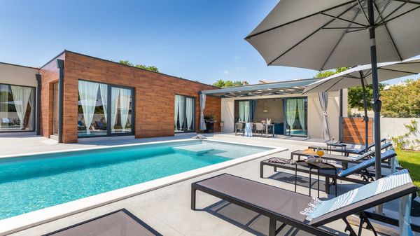 Villa Alomarie - Idilična vila s 3 spavaće sobe u blizini Rovinja, s bazenom, saunom i jacuzzijem