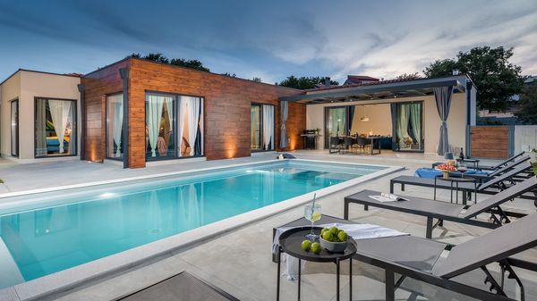 Villa Alomarie - Idilična vila s 3 spavaće sobe u blizini Rovinja, s bazenom, saunom i jacuzzijem