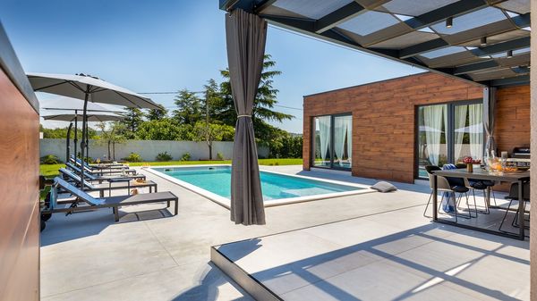 Villa Alomarie - Idilična vila s 3 spavaće sobe u blizini Rovinja, s bazenom, saunom i jacuzzijem