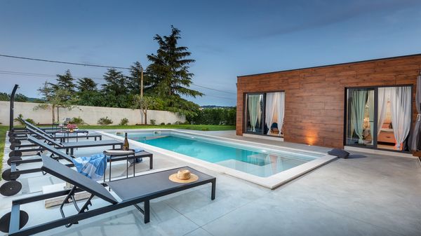 Villa Alomarie - Idilična vila s 3 spavaće sobe u blizini Rovinja, s bazenom, saunom i jacuzzijem