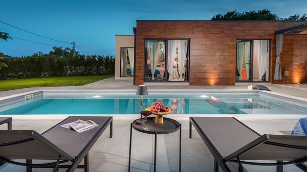 Villa Alomarie - Idilična vila s 3 spavaće sobe u blizini Rovinja, s bazenom, saunom i jacuzzijem