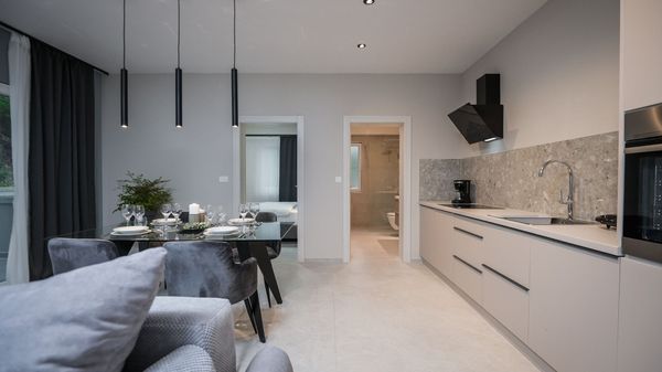 Moderan apartman Lacrima 2 u vili s bazenom na otoku Krku