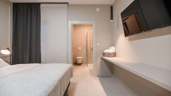 Moderne Ferienwohnung Lacrima 3 in der Villa mit Pool auf Krk