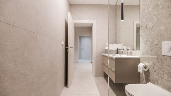 Moderne Ferienwohnung Lacrima 3 in der Villa mit Pool auf Krk
