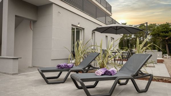 Moderne Ferienwohnung Lacrima 3 in der Villa mit Pool auf Krk